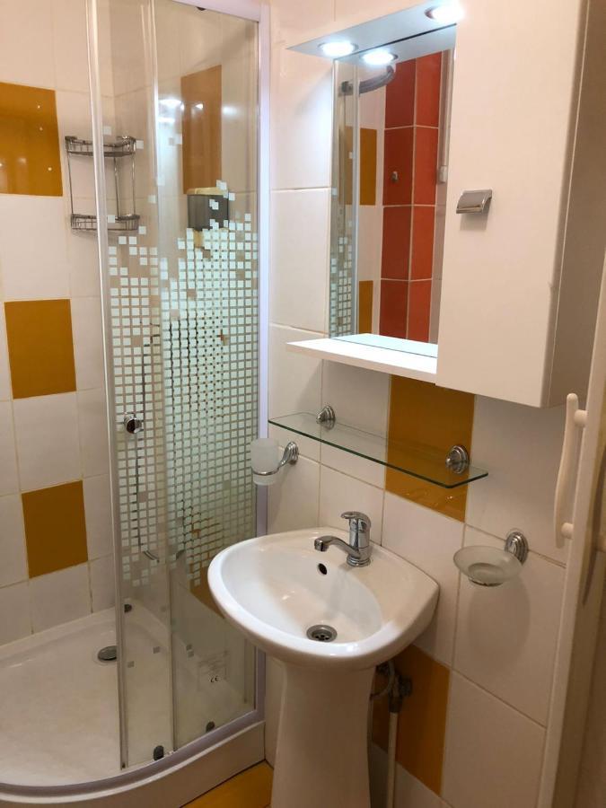 Romancierilor Studio With Self Check In 布加勒斯特 外观 照片